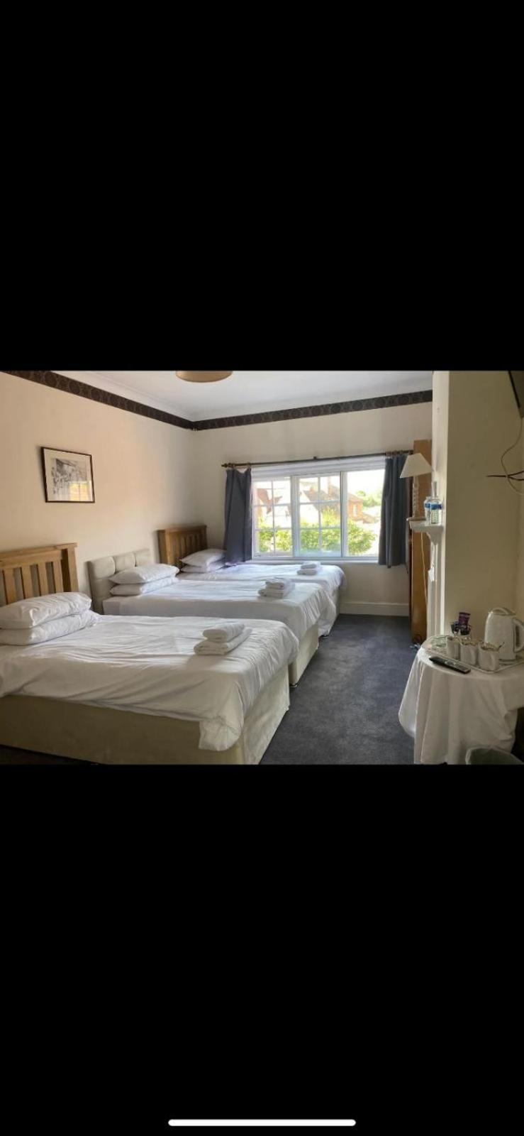 The Cranley Hotel Cranleigh Dış mekan fotoğraf