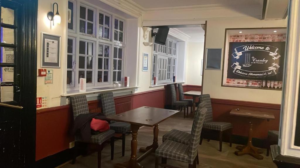 The Cranley Hotel Cranleigh Dış mekan fotoğraf