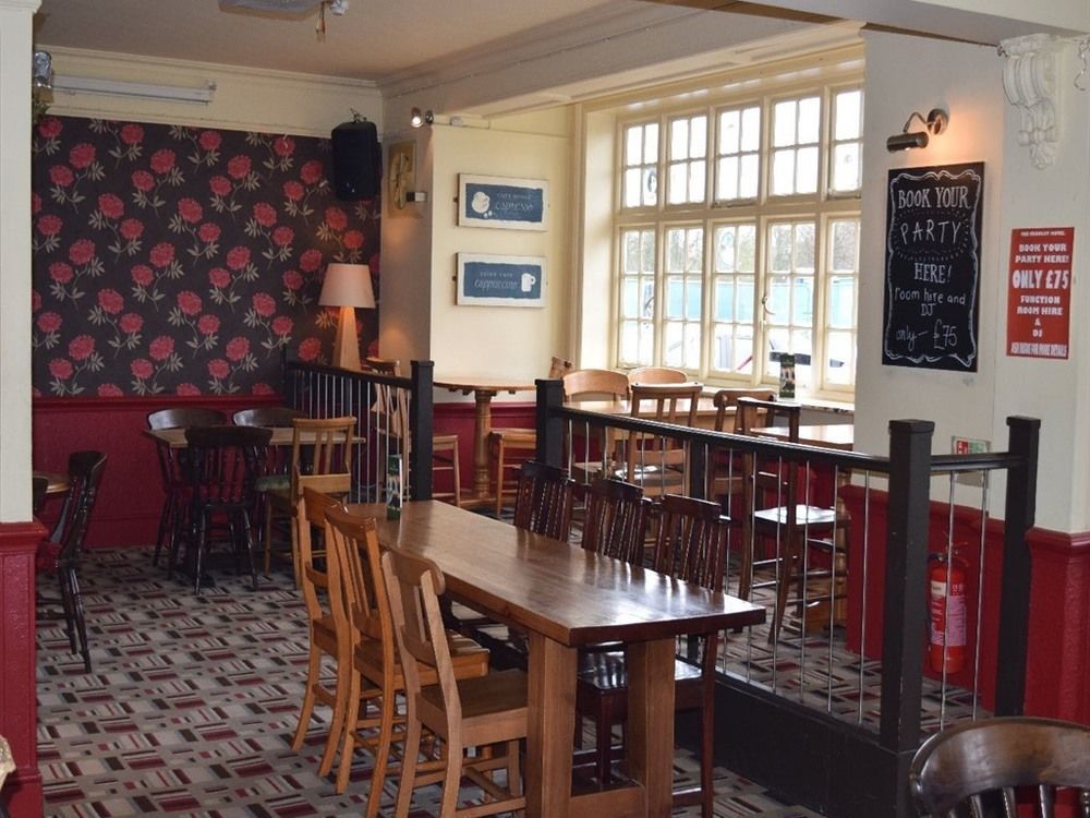 The Cranley Hotel Cranleigh Dış mekan fotoğraf